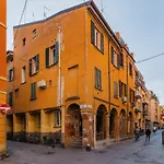 Malcontenti Con Terrazzo By Wonderful Italy *