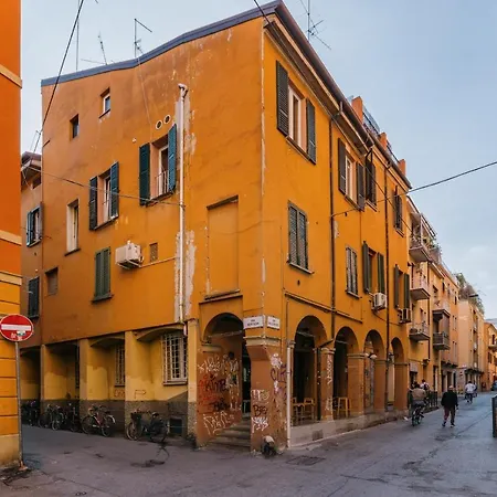 Malcontenti Con Terrazzo By Wonderful Ltaly *