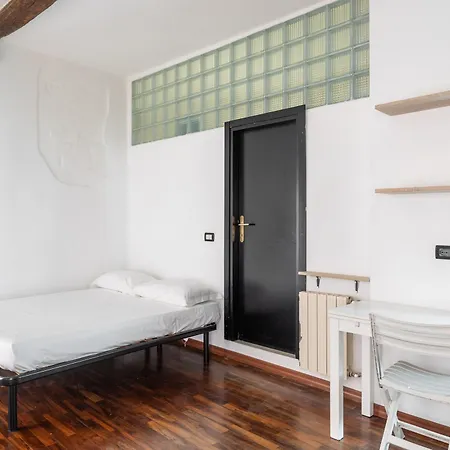 Malcontenti Con Terrazzo By Wonderful Italy דירה