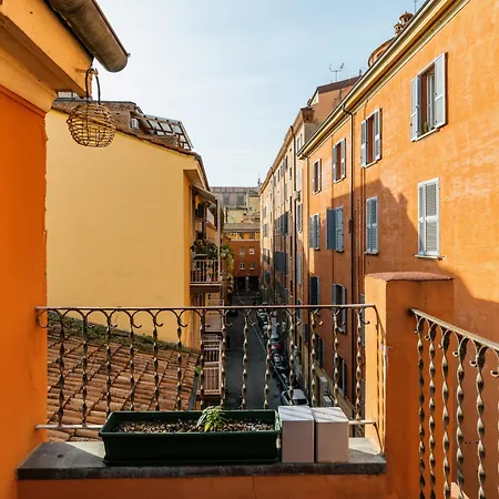 Malcontenti Con Terrazzo By Wonderful Ltaly * Bologna