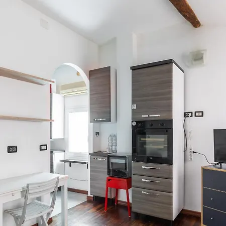 Daire Malcontenti Con Terrazzo By Wonderful Ltaly *